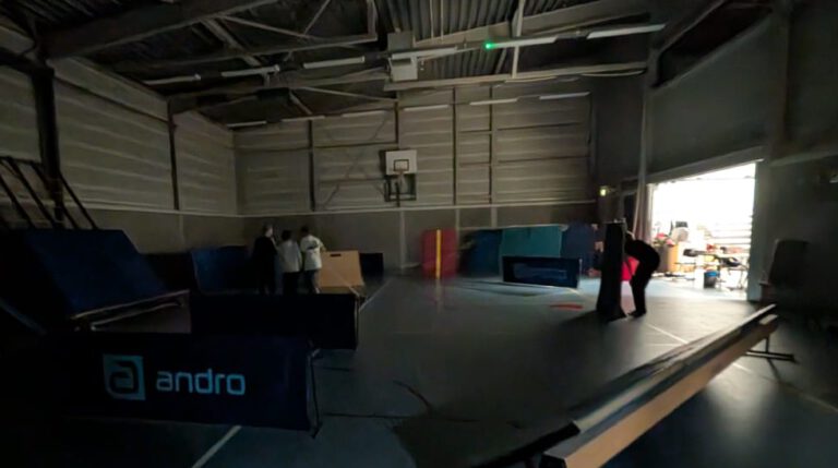 Zuidwoldse jeugd verovert de sporthal tijdens ‘10 tellen in de rimboe’