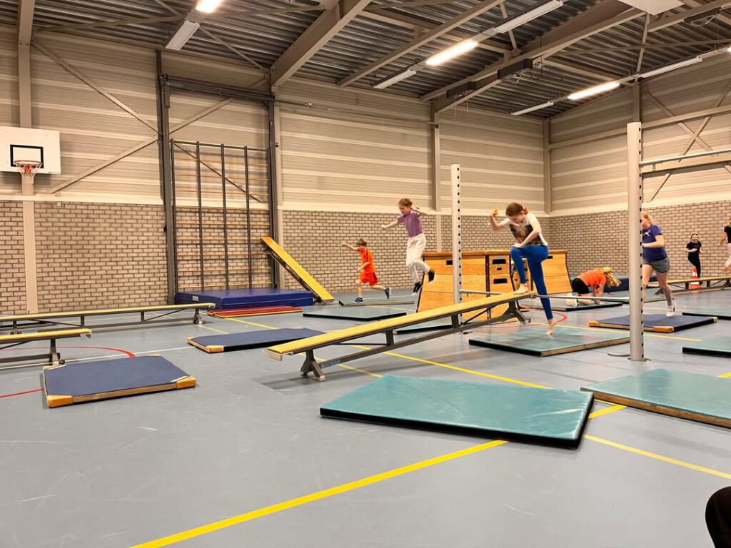 20 kinderen ontdekken freerunning!