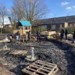 Dorpsbewoners helpen mee aan Het Akkerveld!